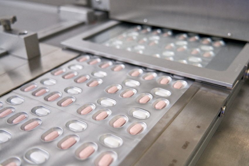 Quem pode tomar Paxlovid, o primeiro medicamento de toma oral contra a COVID-19