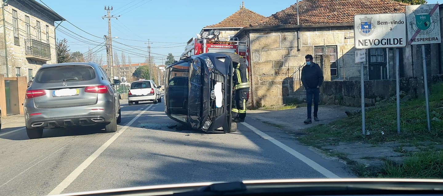 Um ferido após despiste em Lousada