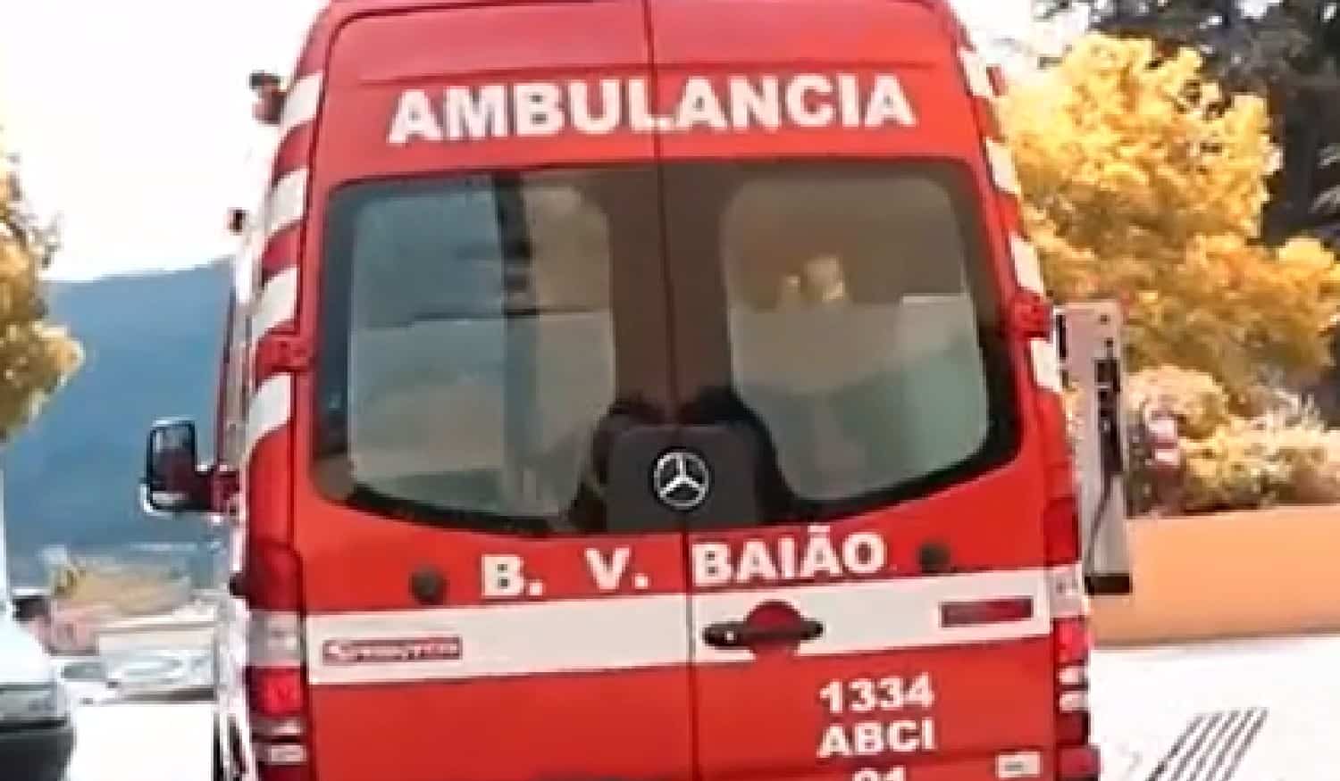Um ferido numa colisão entre dois veículos em Baião