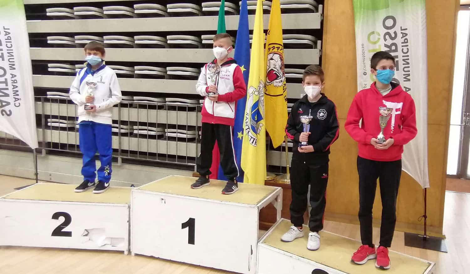 Dois jovens de Penafiel subiram ao pódio do Grande Torneio de Karaté de Vila das Aves