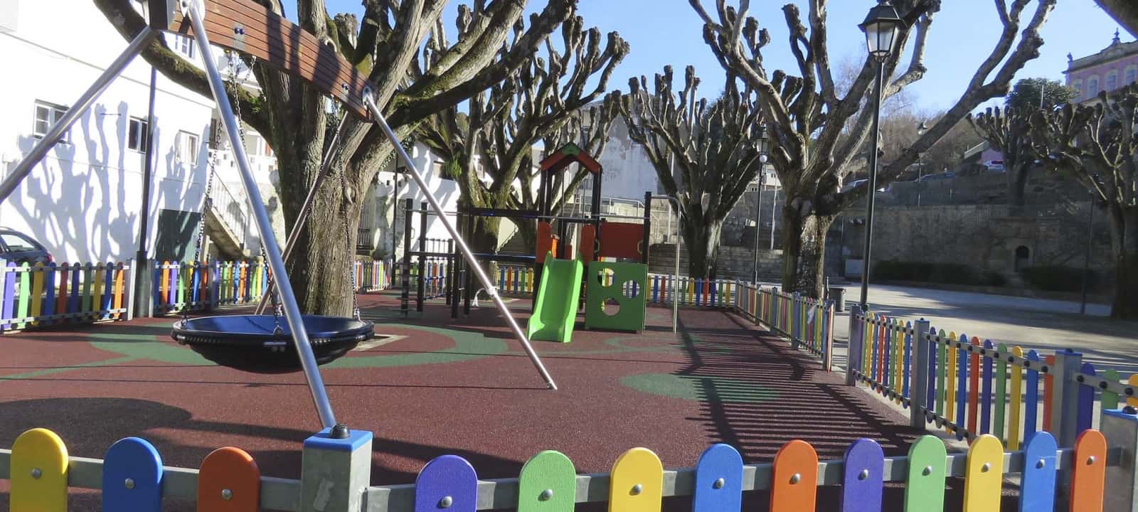 Município de Cinfães reabilitou parque infantil do centro da vila