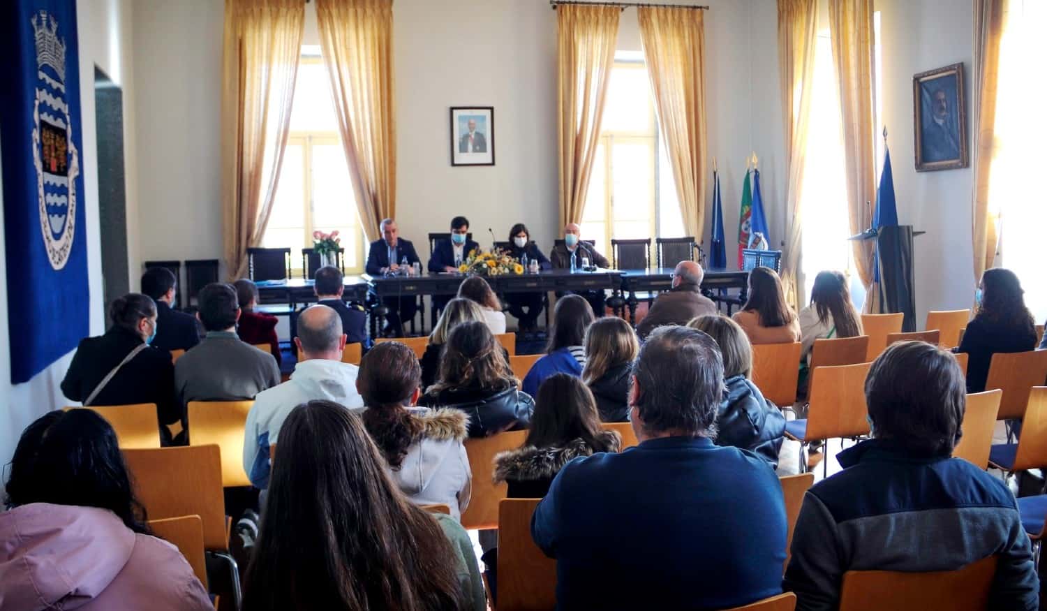 Alunos de Castelo de Paiva receberam bolsas de estudo