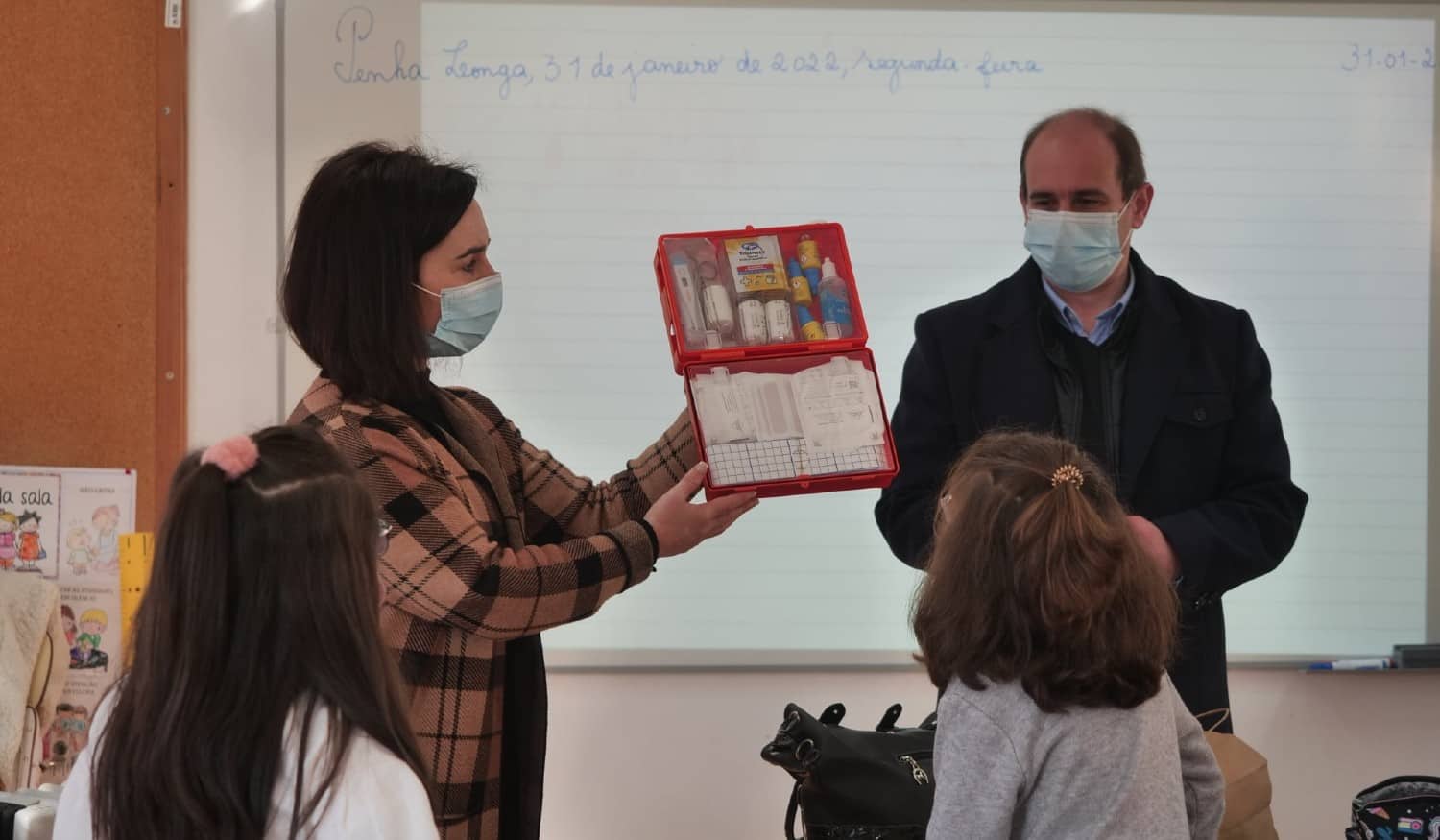 Escolas de Marco de Canaveses receberam livros infantis e kits de primeiros socorros