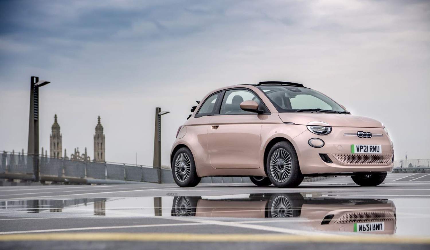 Novo Fiat 500 eleito "City Car 2022"