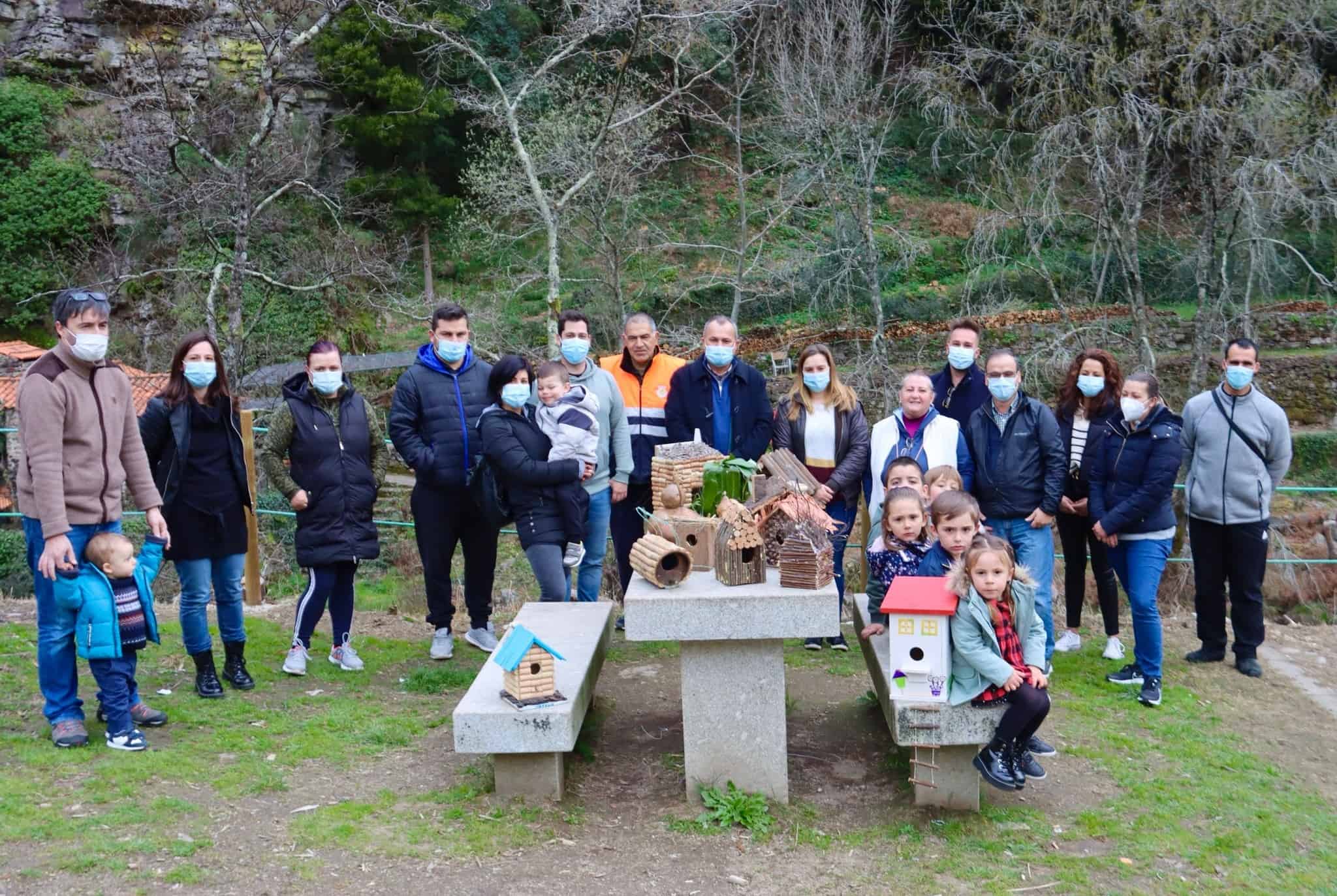 Alunos de Paredes participaram na colocação de 20 ninheiros no Parque da Senhora do Salto