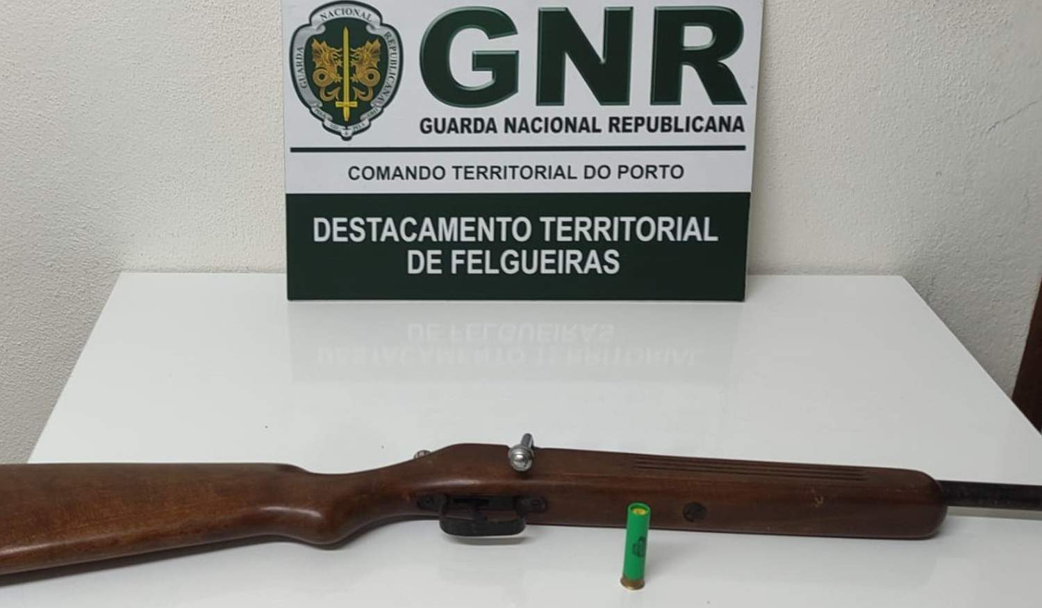 Homem de 49 anos detido por posse de arma proibida em Paços de Ferreira