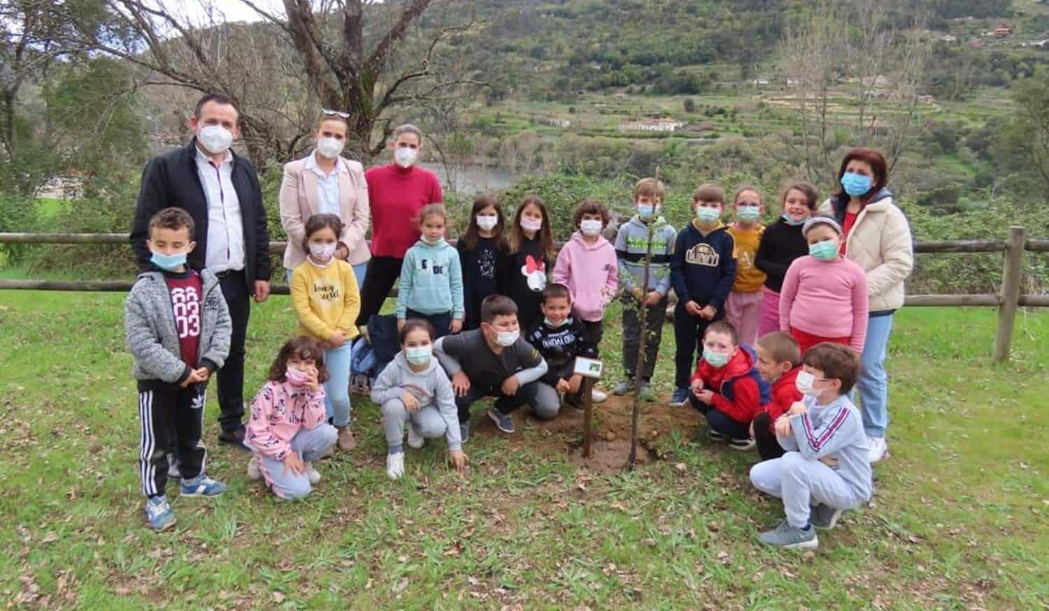 Cinfães assinala Dia da Árvore e da Água com alunos do concelho