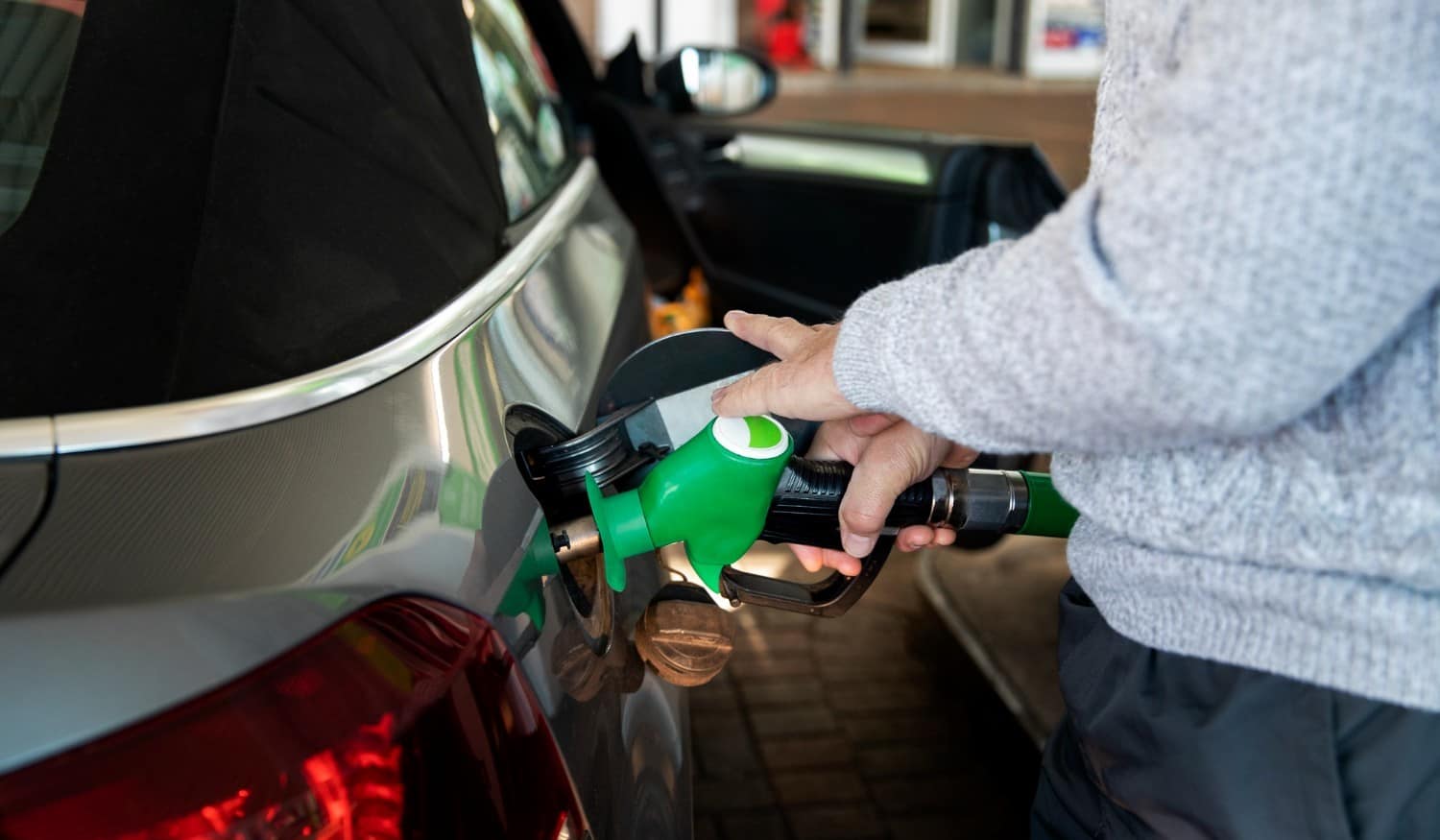 Governo prolonga congelamento da atualização do imposto de carbono nos combustíveis até 30 de junho