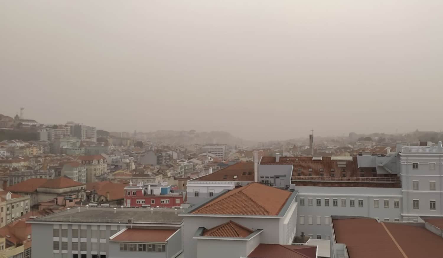 Tempestade de poeiras permanecerá na Península Ibérica até domingo