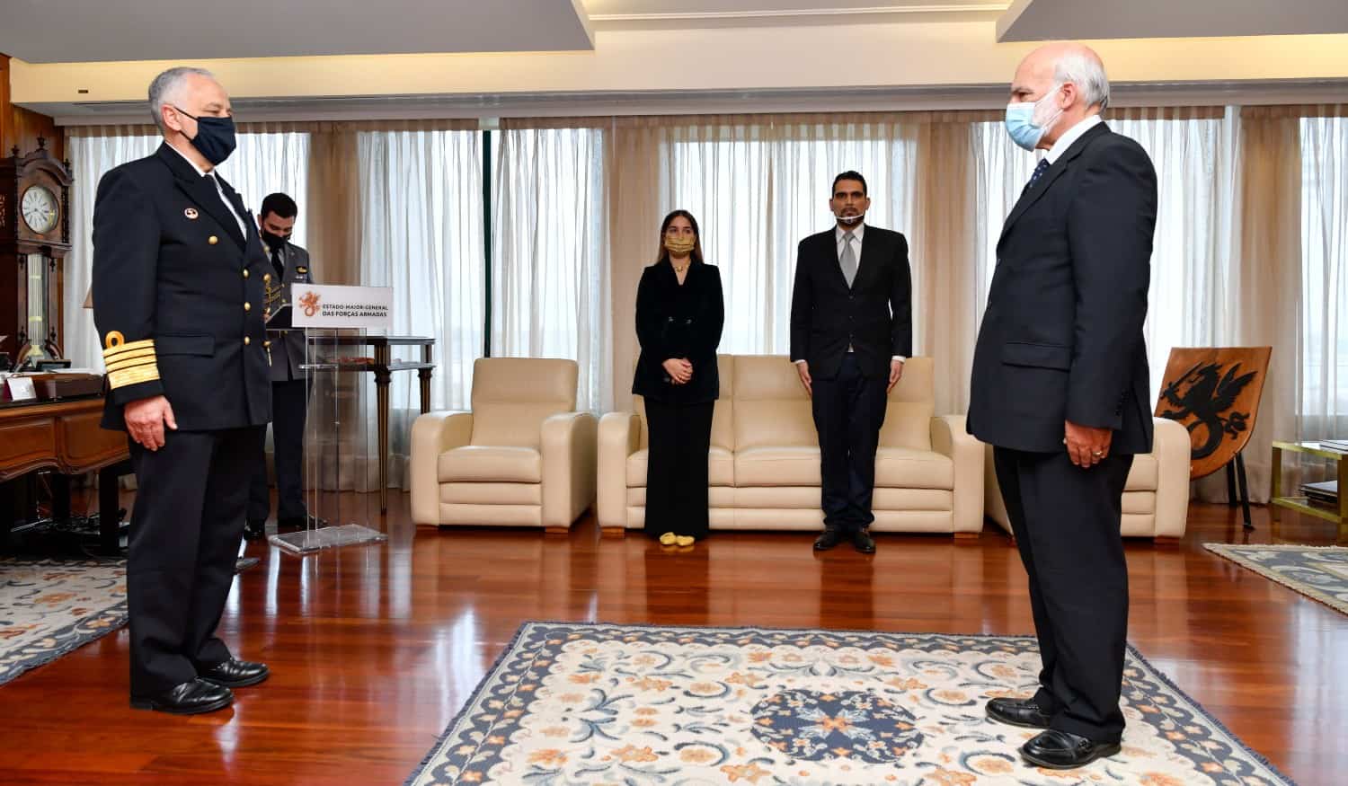 António Sousa Lara condecorado pelas Forças Armadas