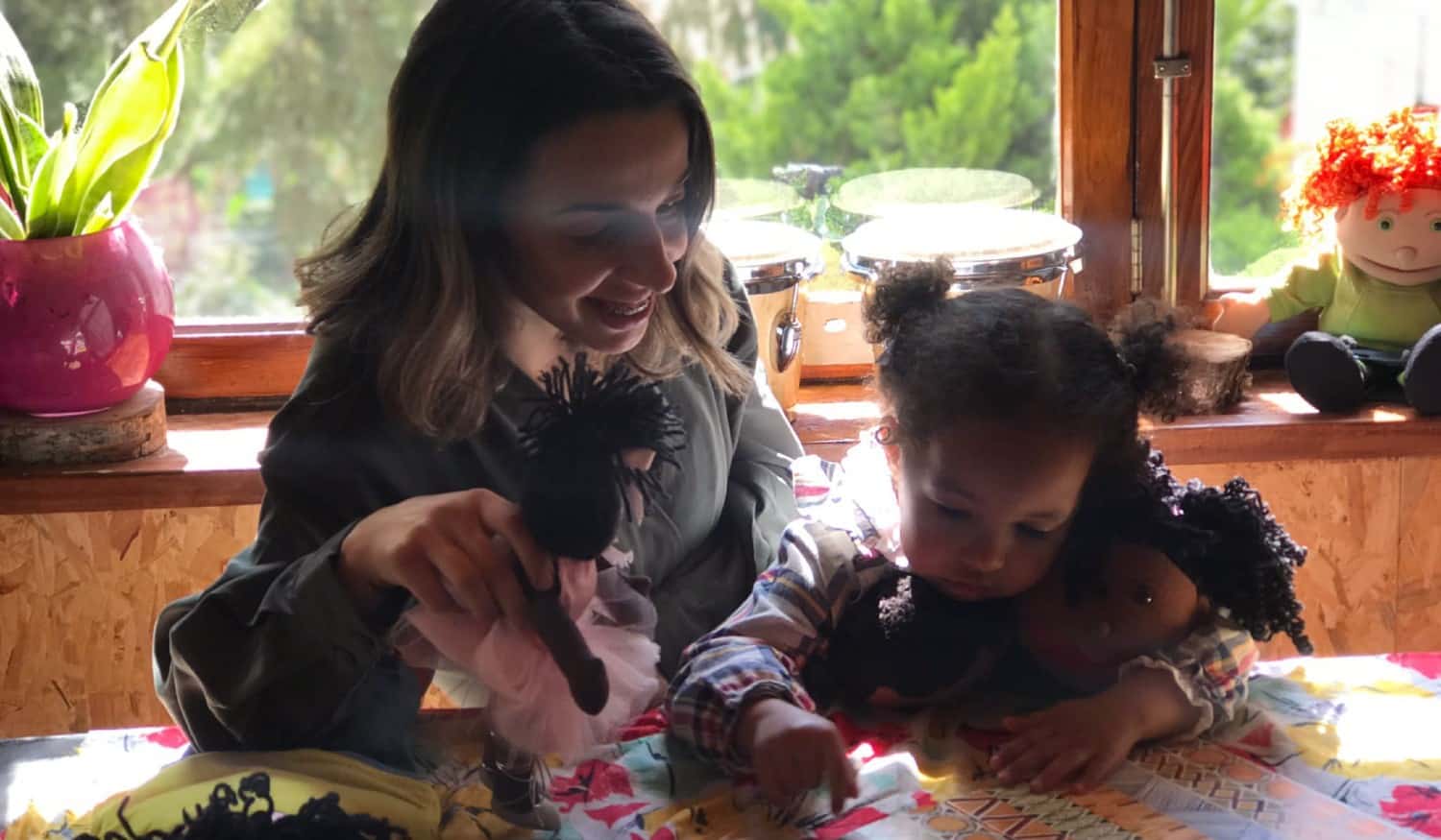 Bárbara Pereira criou álbum infantil para relembrar à filha que "todas as características diferentes a tornam especial"