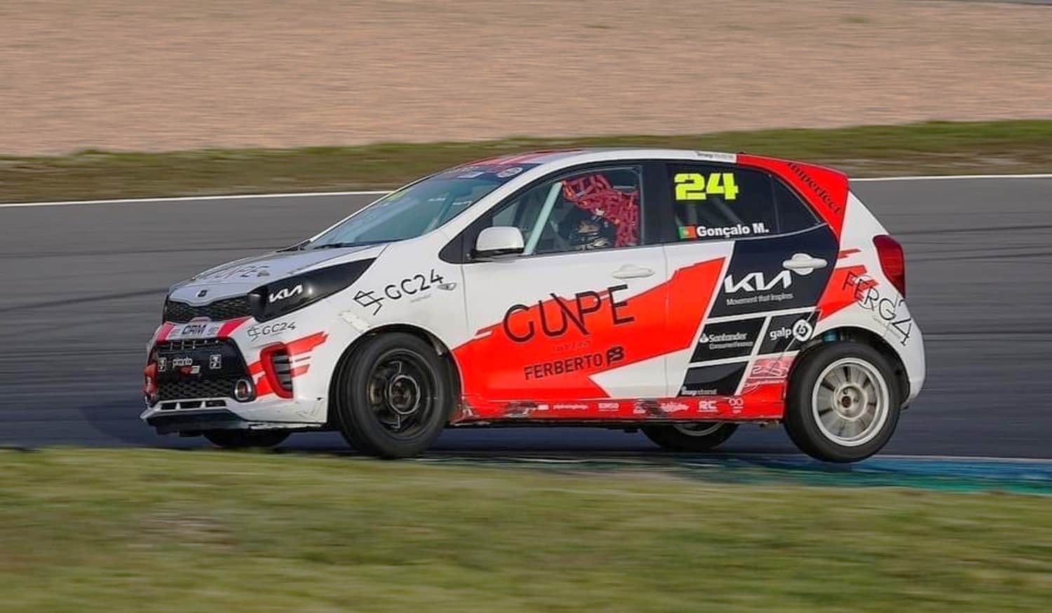 Piloto de Paços de Ferreira Gonçalo Moura vai estrear-se na KIA GT Cup no Estoril