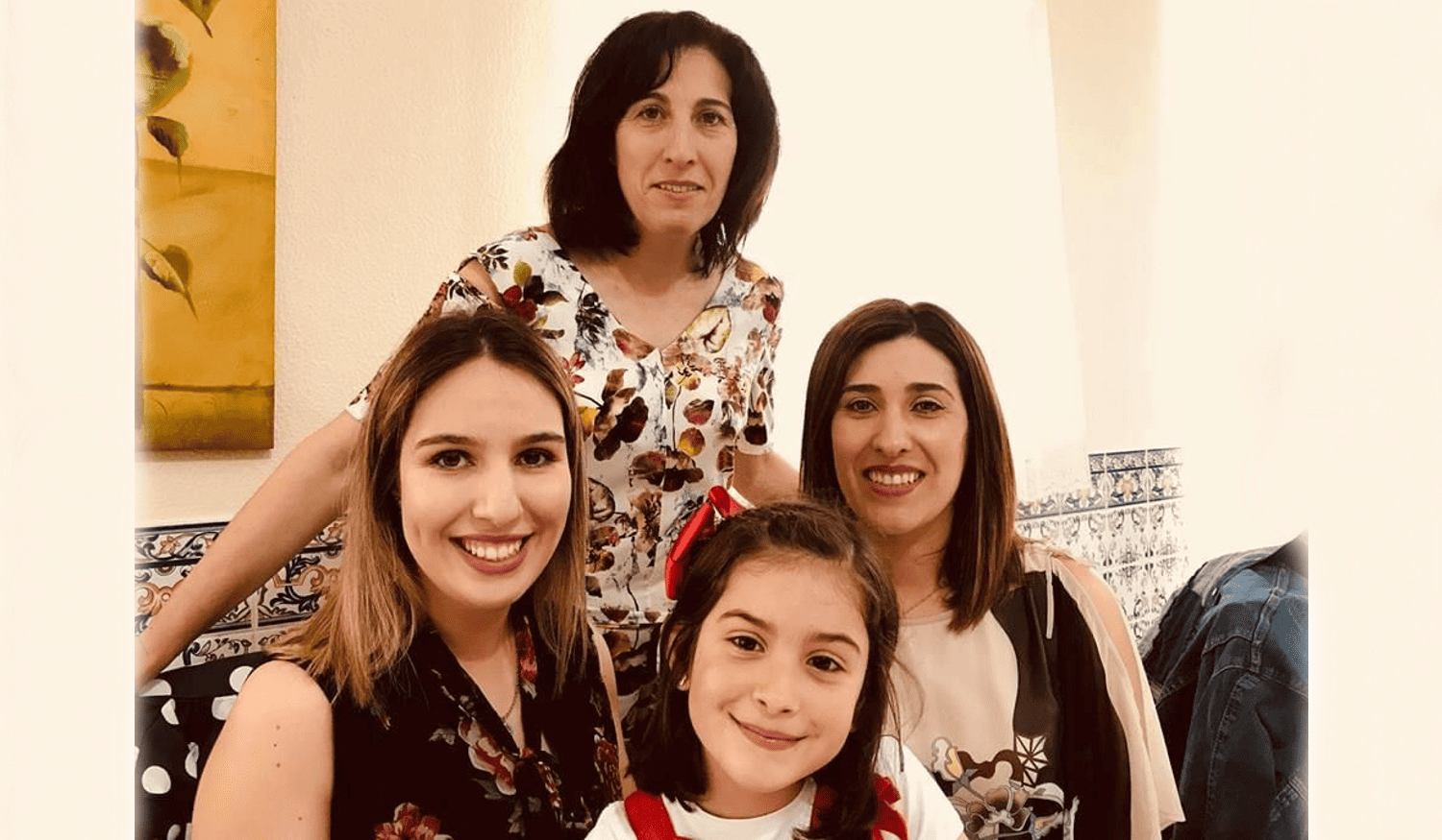 Família de Marta é madrinha de geração em geração: "Vejo a minha madrinha como uma irmã para mim"