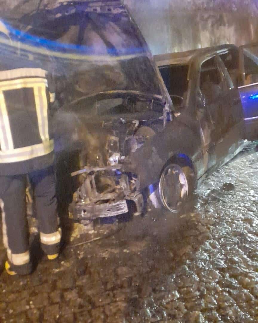Incêndio consome viatura em Penafiel