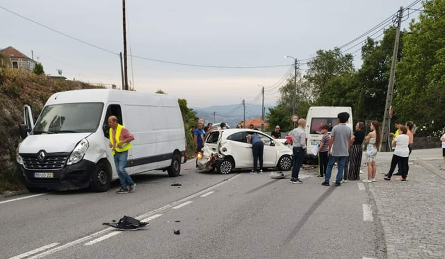 Colisão provoca três feridos em Lousada