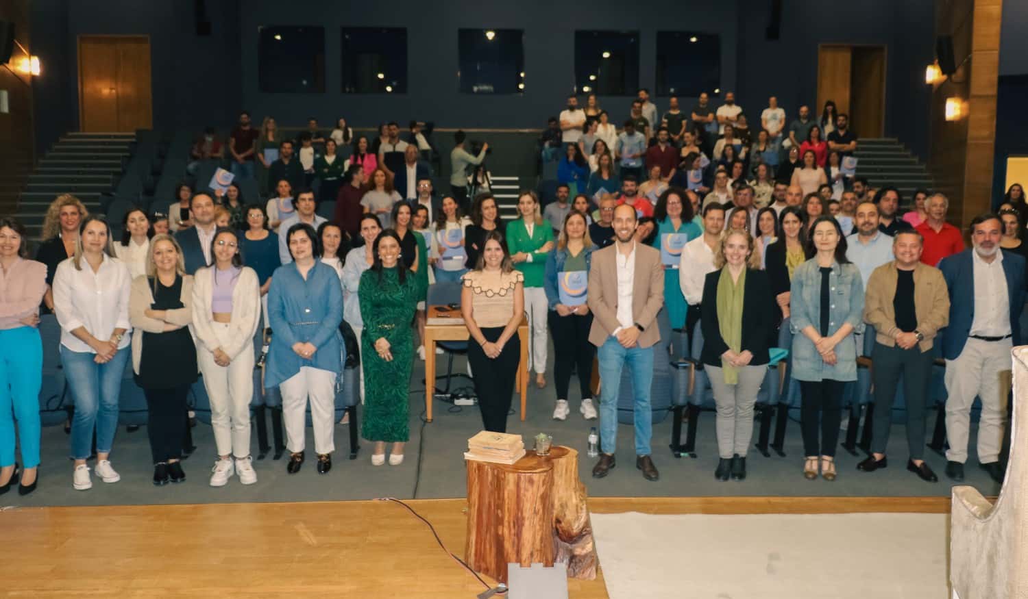 Associação Empresarial de Paços de Ferreira distinguiu 65 formandos que terminaram o curso