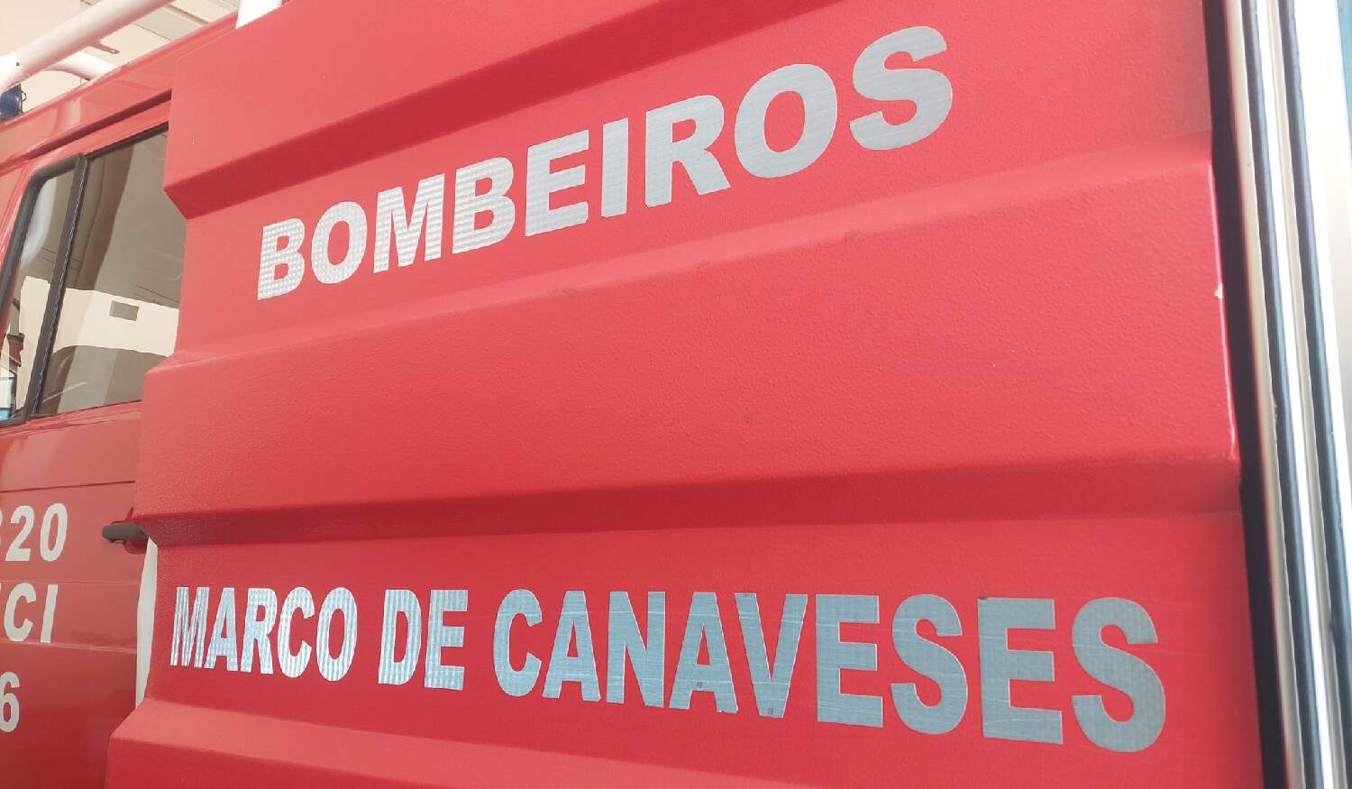 Uma pessoa ficou ferida numa colisão em Marco de Canaveses