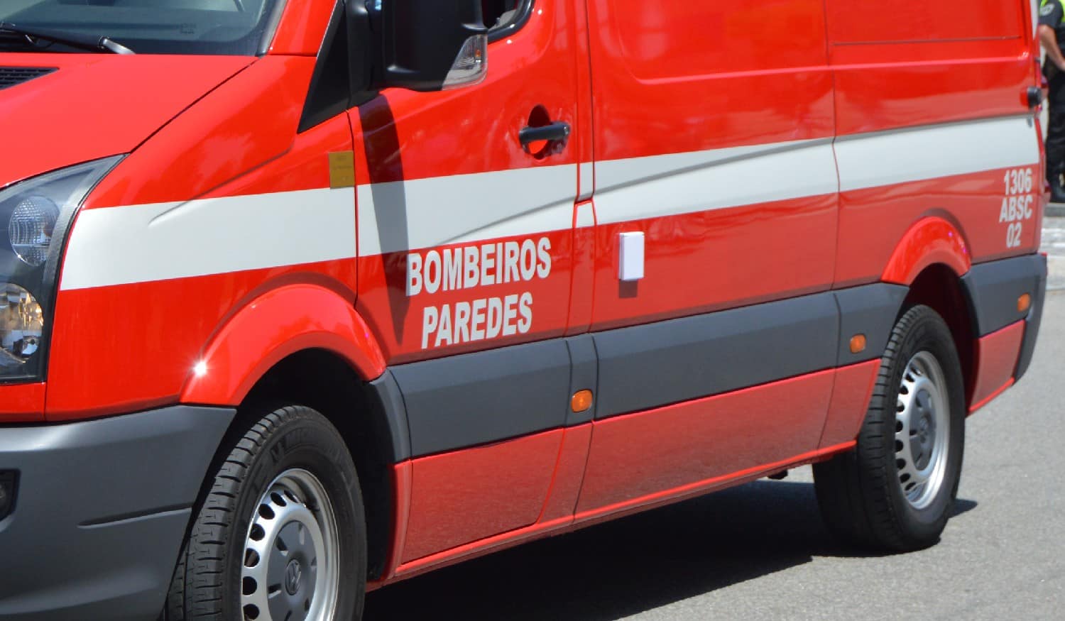Jovem motociclista ferido em colisão com carro em Paredes