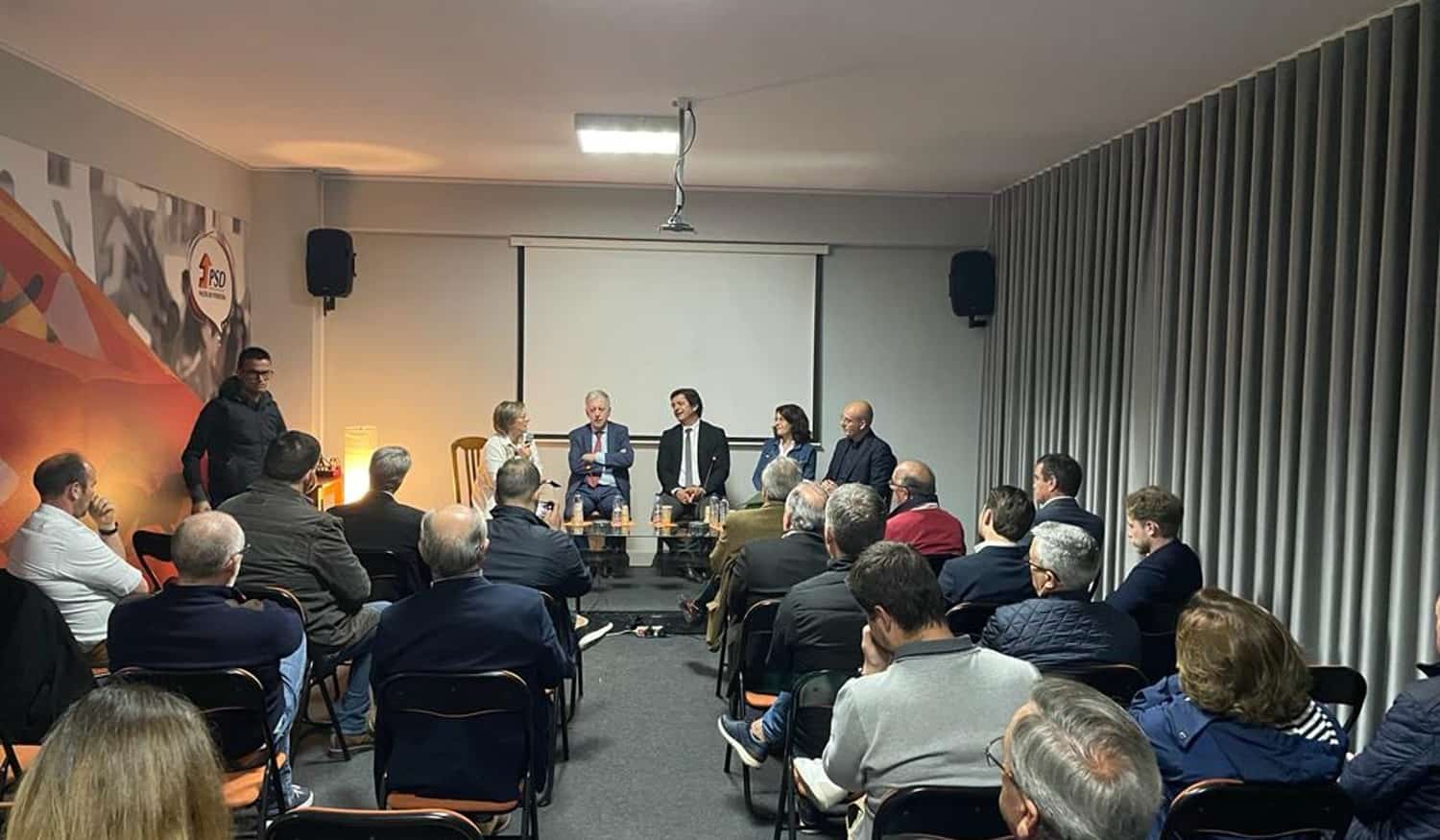 PSD Paços de Ferreira debateu transferência de competências