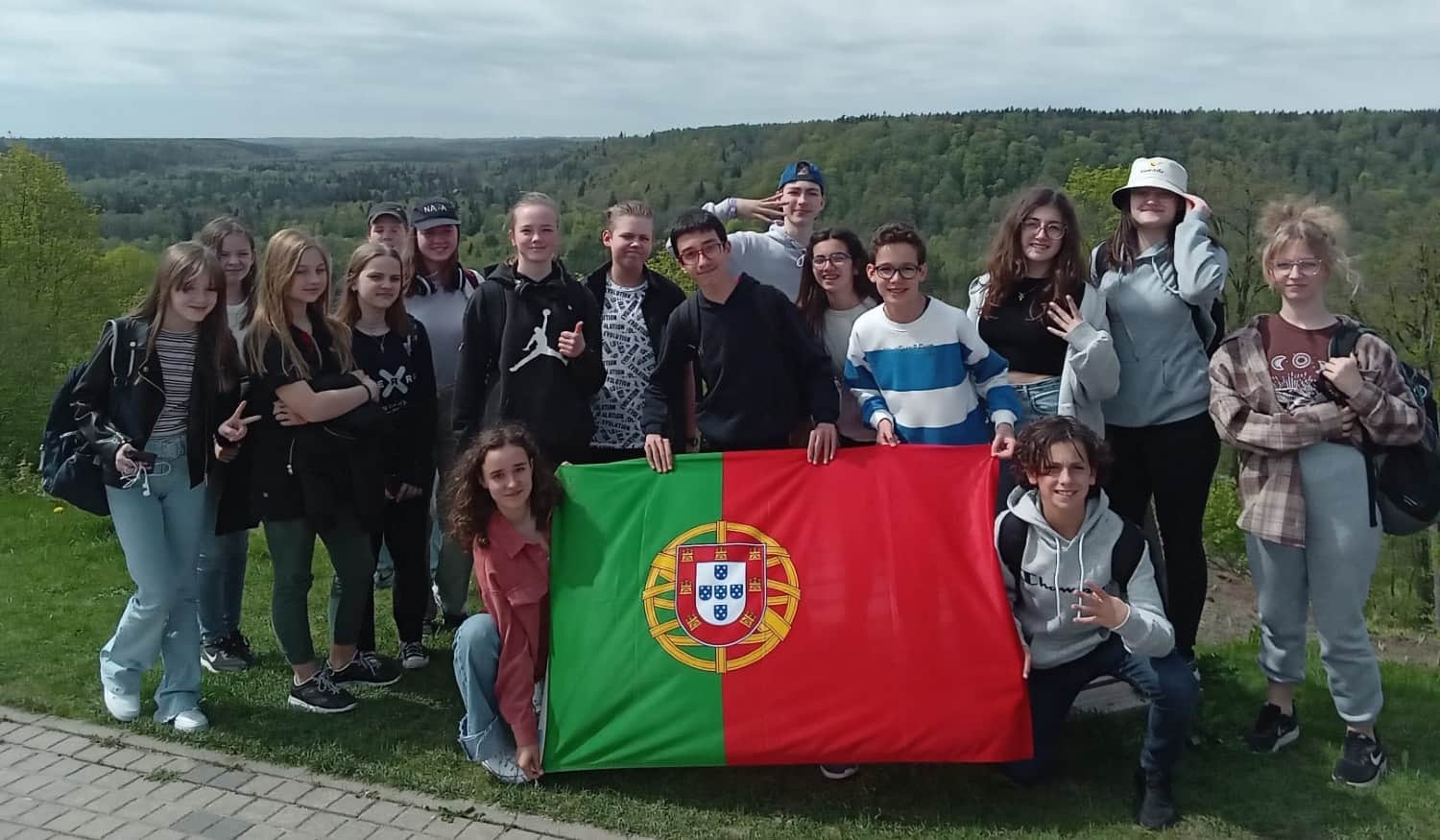 Cinf&atilde;es: Alunos e professores do Agrupamento de Escolas General Serpa Pinto foram &agrave; Let&oacute;nia e a Fran&ccedil;a em Erasmus