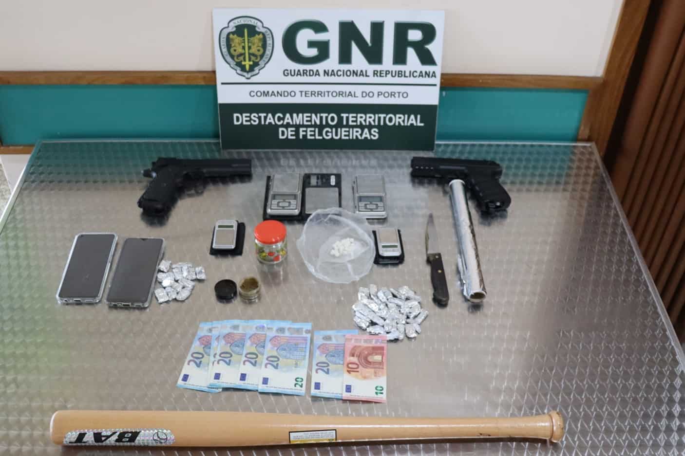 GNR deteve três pessoas por tráfico de estupefacientes em Felgueiras e Paços de Ferreira