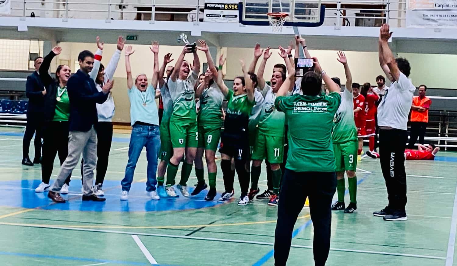 Penafiel: FC Águias de Santa Marta recebeu o troféu de campeão de futsal feminino