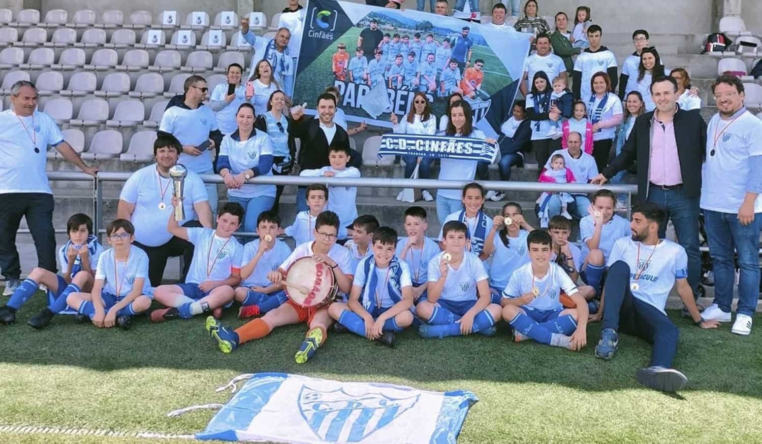 Equipa de Sub-11 do CD Cinfães venceu Taça Prata Juniores "E"