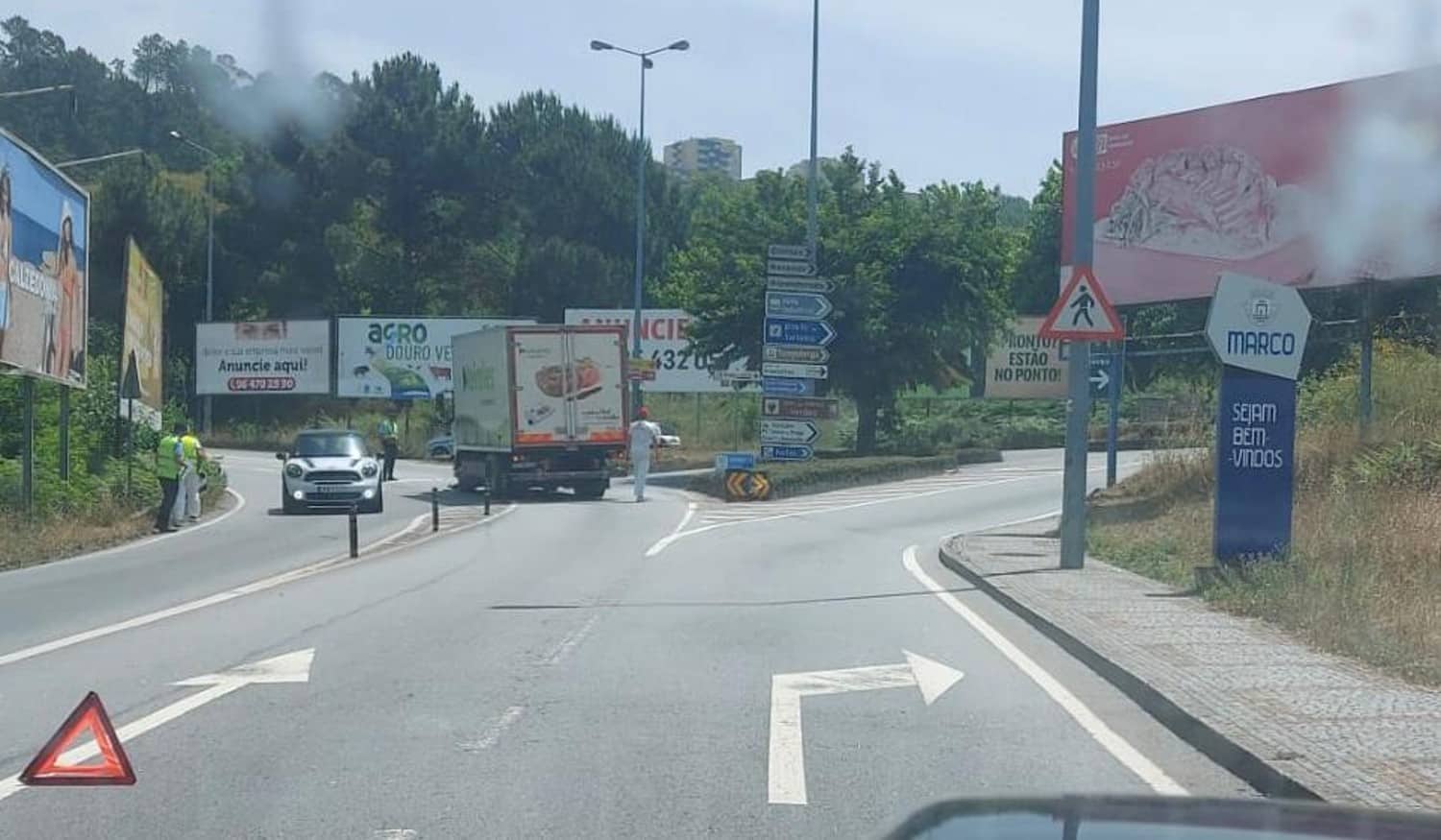 Colisão entre veículo pesado de mercadorias e um carro em Marco de Canaveses