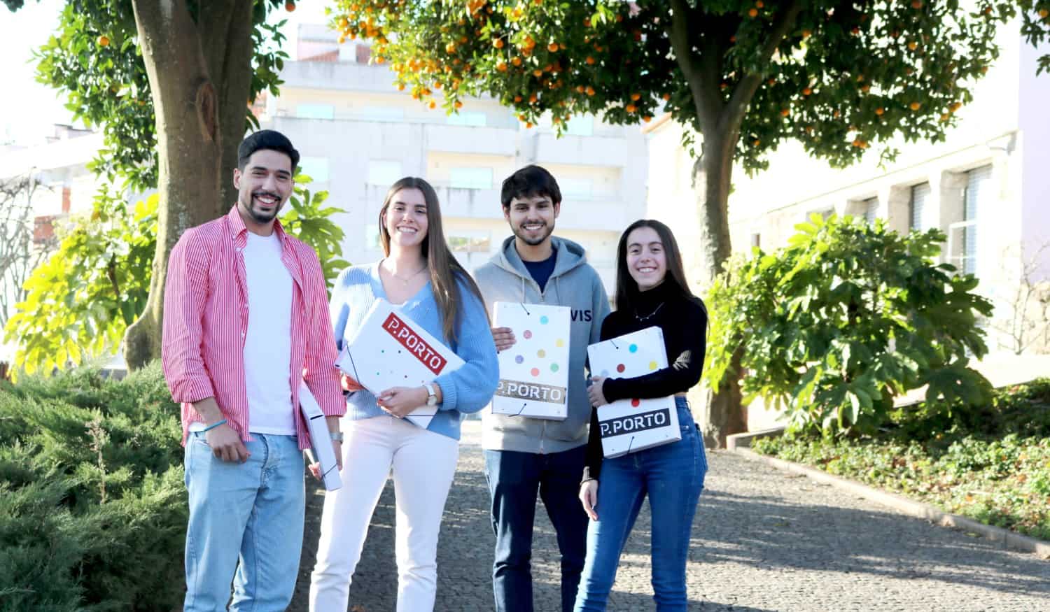 Garante o teu futuro na Escola Superior de Tecnologia e Gestão