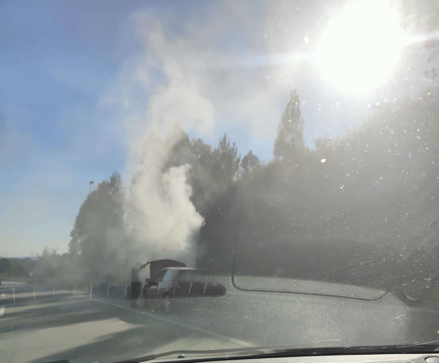 Carro ardeu esta tarde na A4 em Penafiel