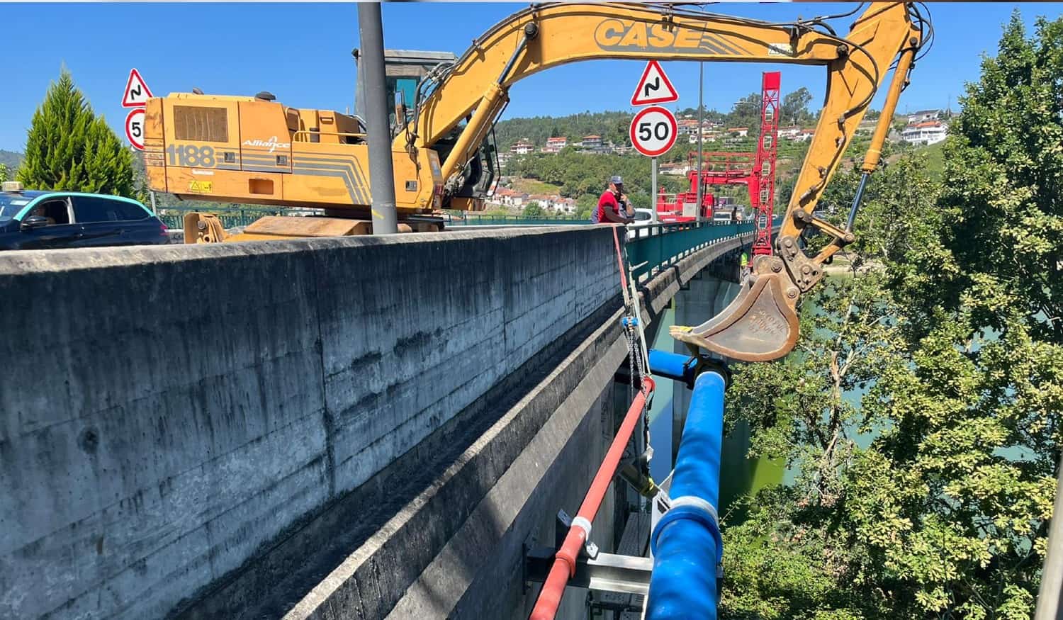 Resolução do estrago da conduta de água na Ponte de Canaveses prevista para esta quinta-feira