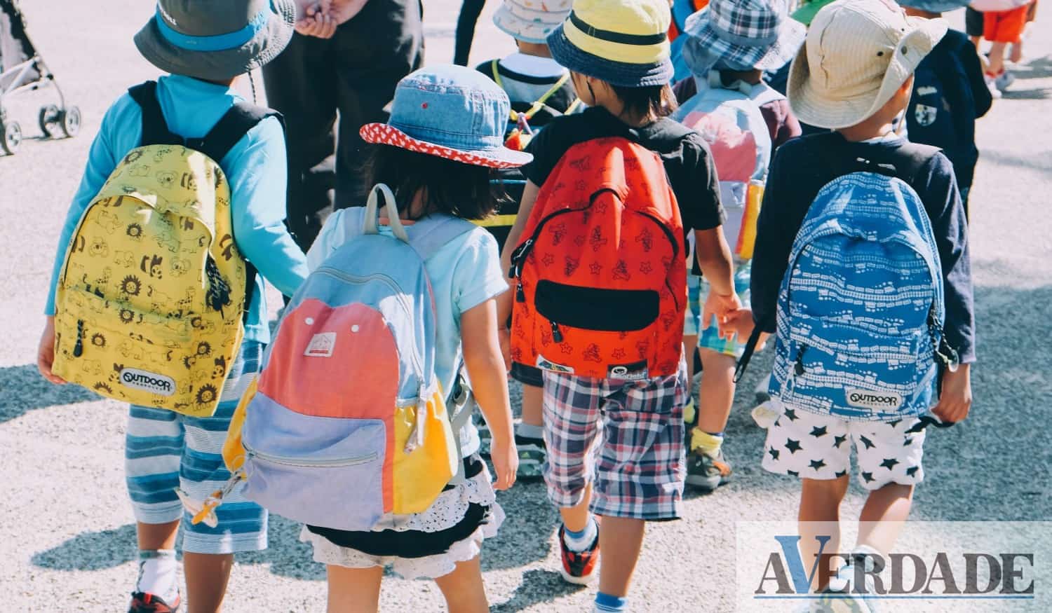 O que devem levar os miúdos para a escola?
