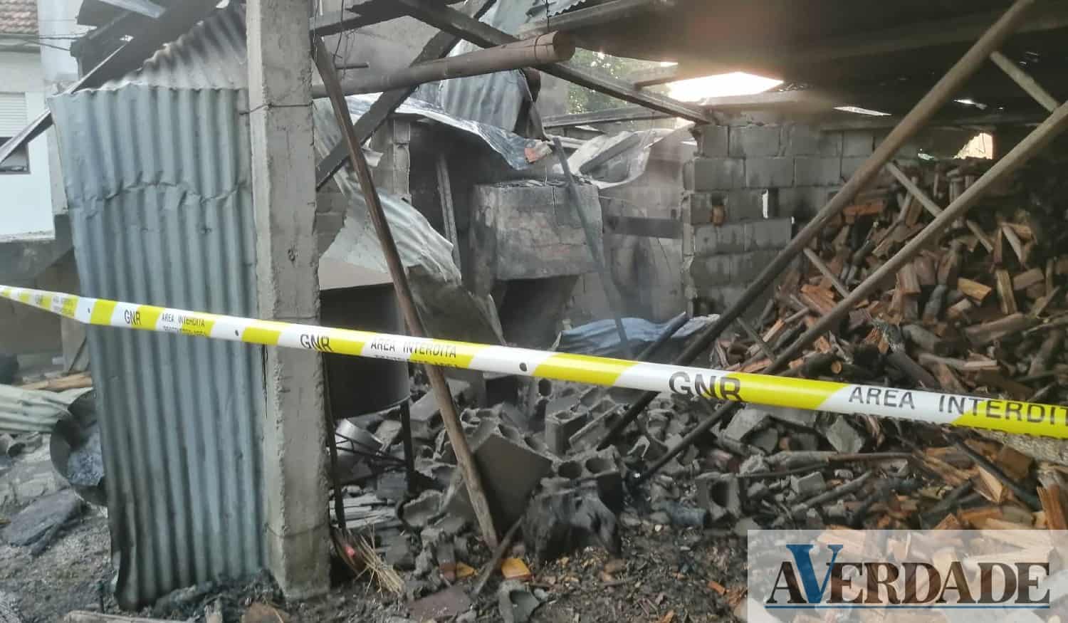 Incêndio deflagrou em anexo de uma habitação em Marco de Canaveses