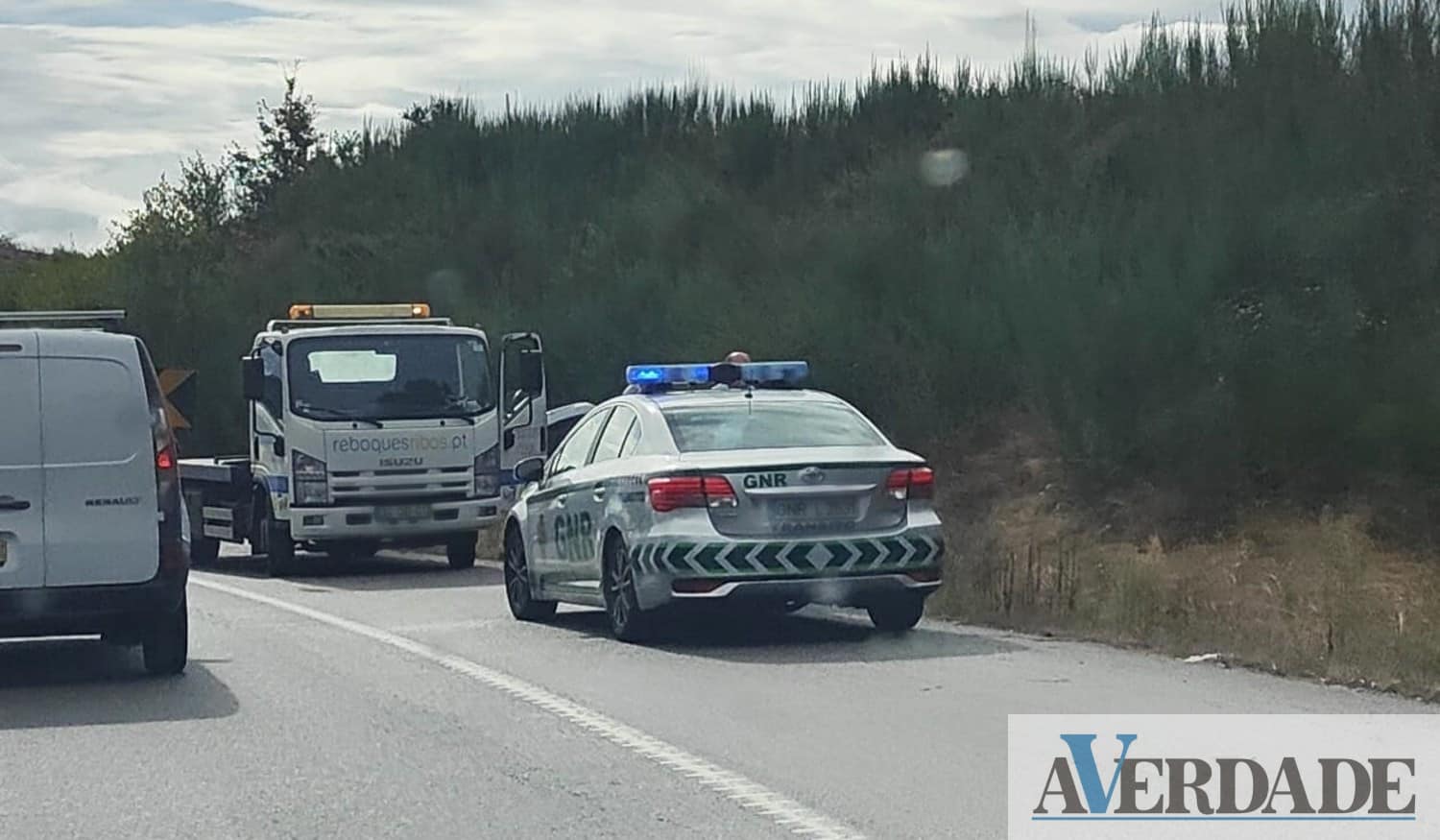 Uma pessoa ficou ferida num despiste de um carro em Penafiel
