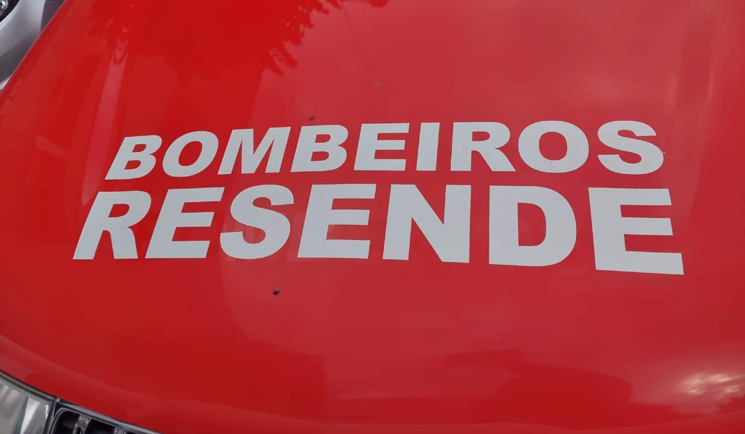 Bombeiros alertam para cortes de estrada em Resende devido à queda de neve