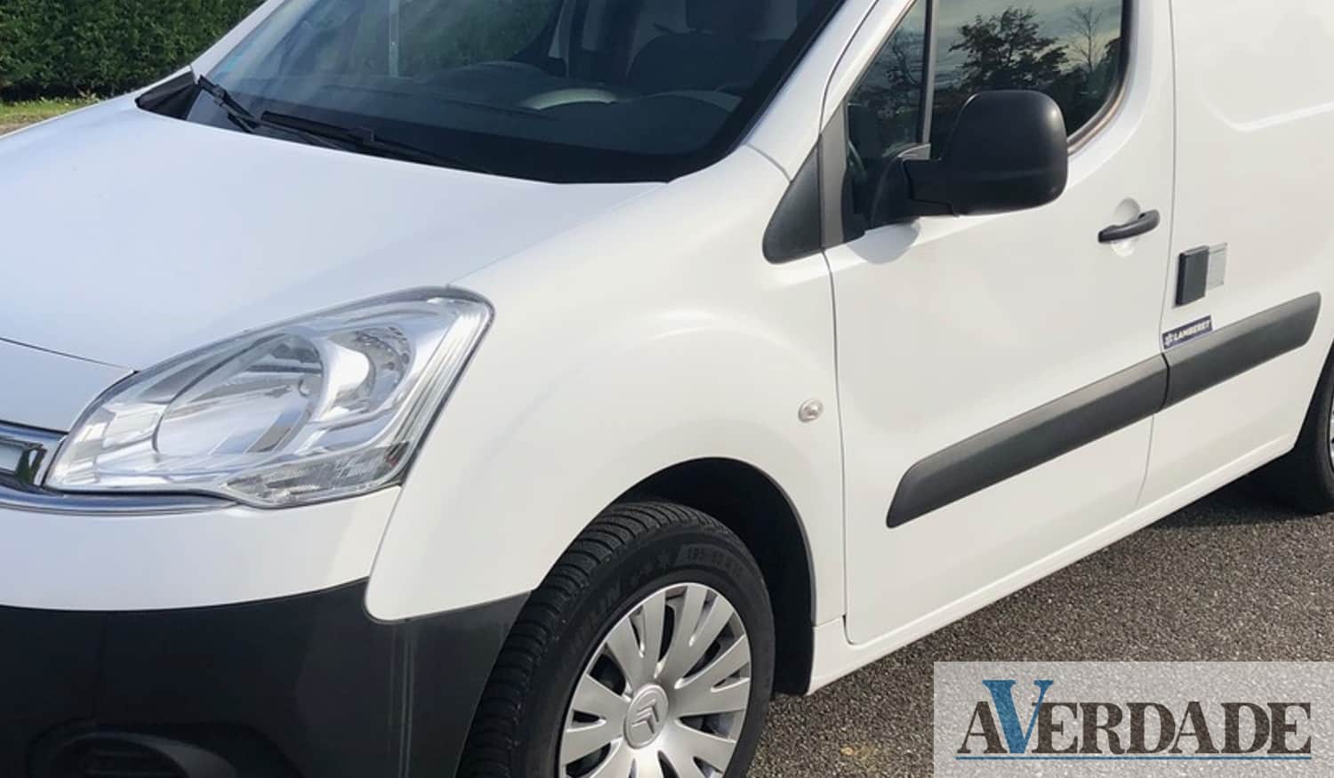 Carrinha branca Citroen furtada em Marco de Canaveses