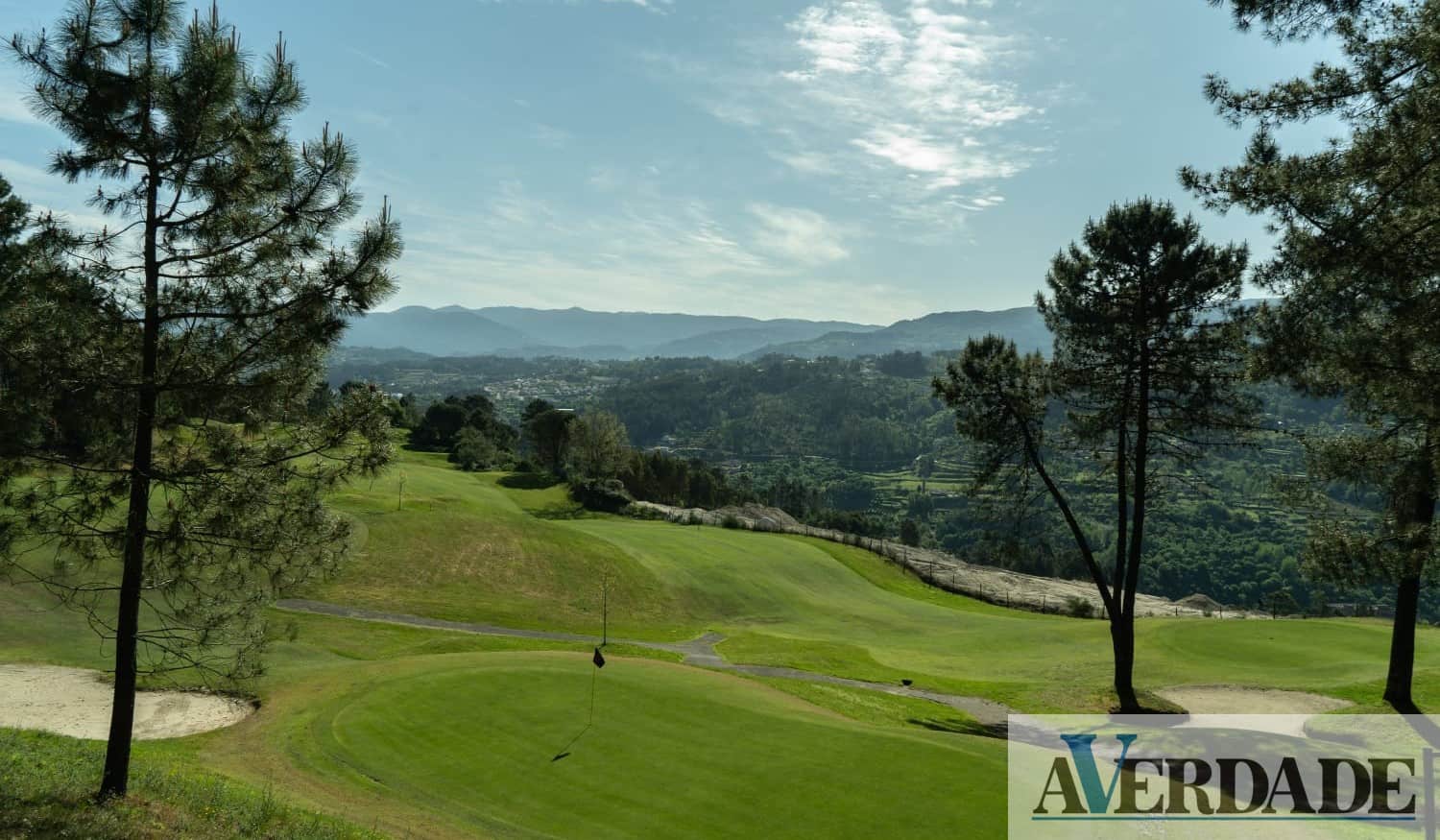 Golfistas e empresários em troca de experiências no torneio de golfe corporativo em Amarante