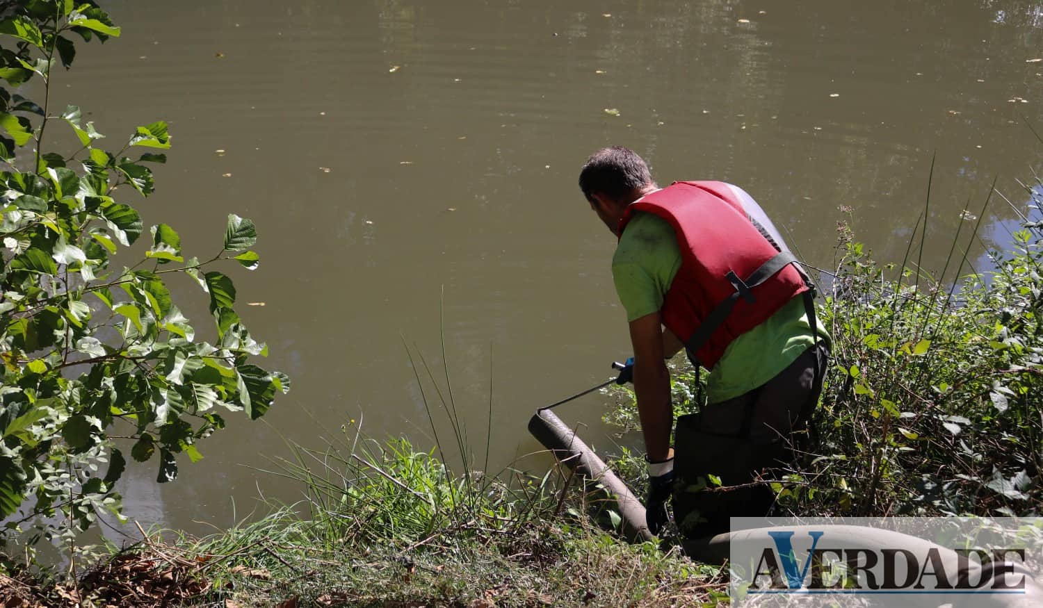 Município de Paredes deu início à limpeza e remoção de lamas no Rio Ferreira