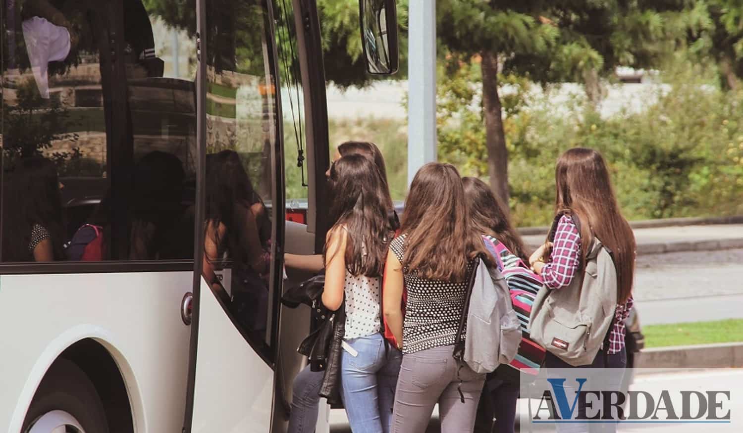 Alunos de Lousada que vivem a mais de três quilómetros da escola vão ter transporte gratuito