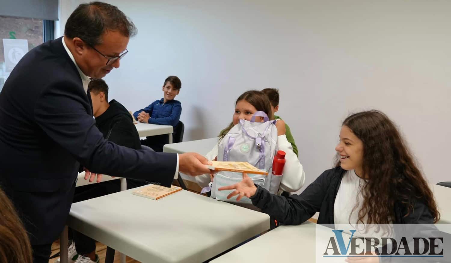 Município de Paredes entregou mais de seis mil livros aos alunos do segundo e terceiro ciclo e secundário