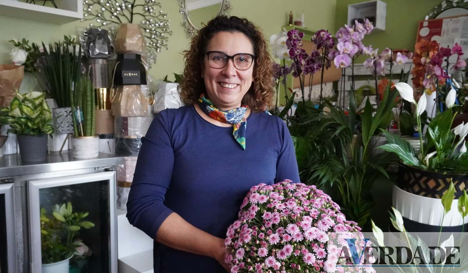 Arranjos florais têm de ter "um apontamento de crisântemos" que são as flores da época