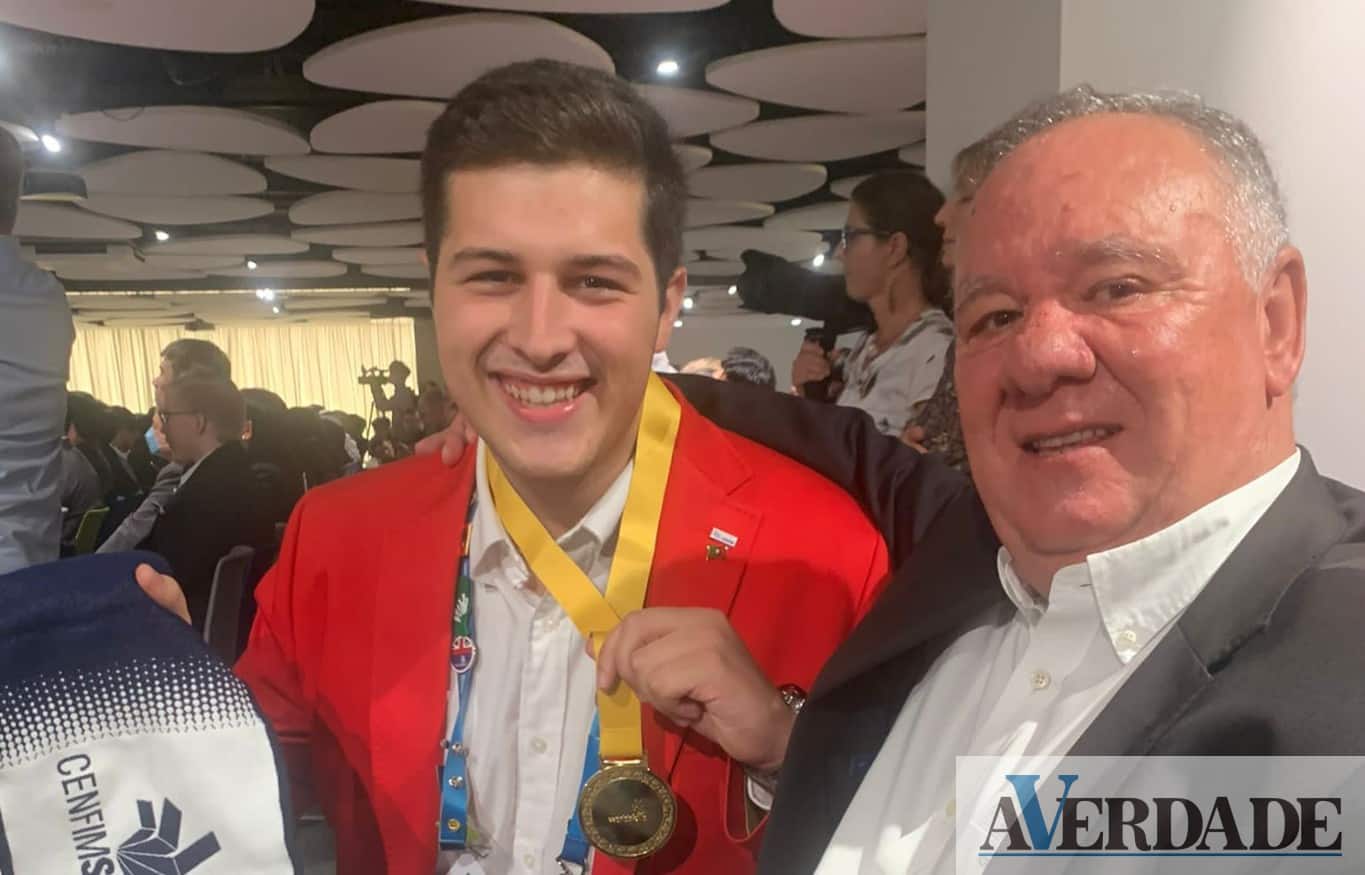 Jovem de Castelo de Paiva conquistou medalha de ouro em desenho industrial em Bordéus