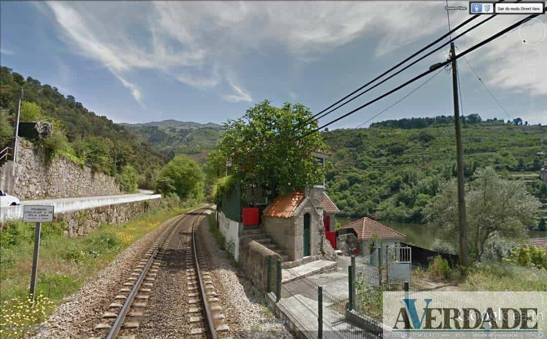 Comboio descarrilou na linha do Douro