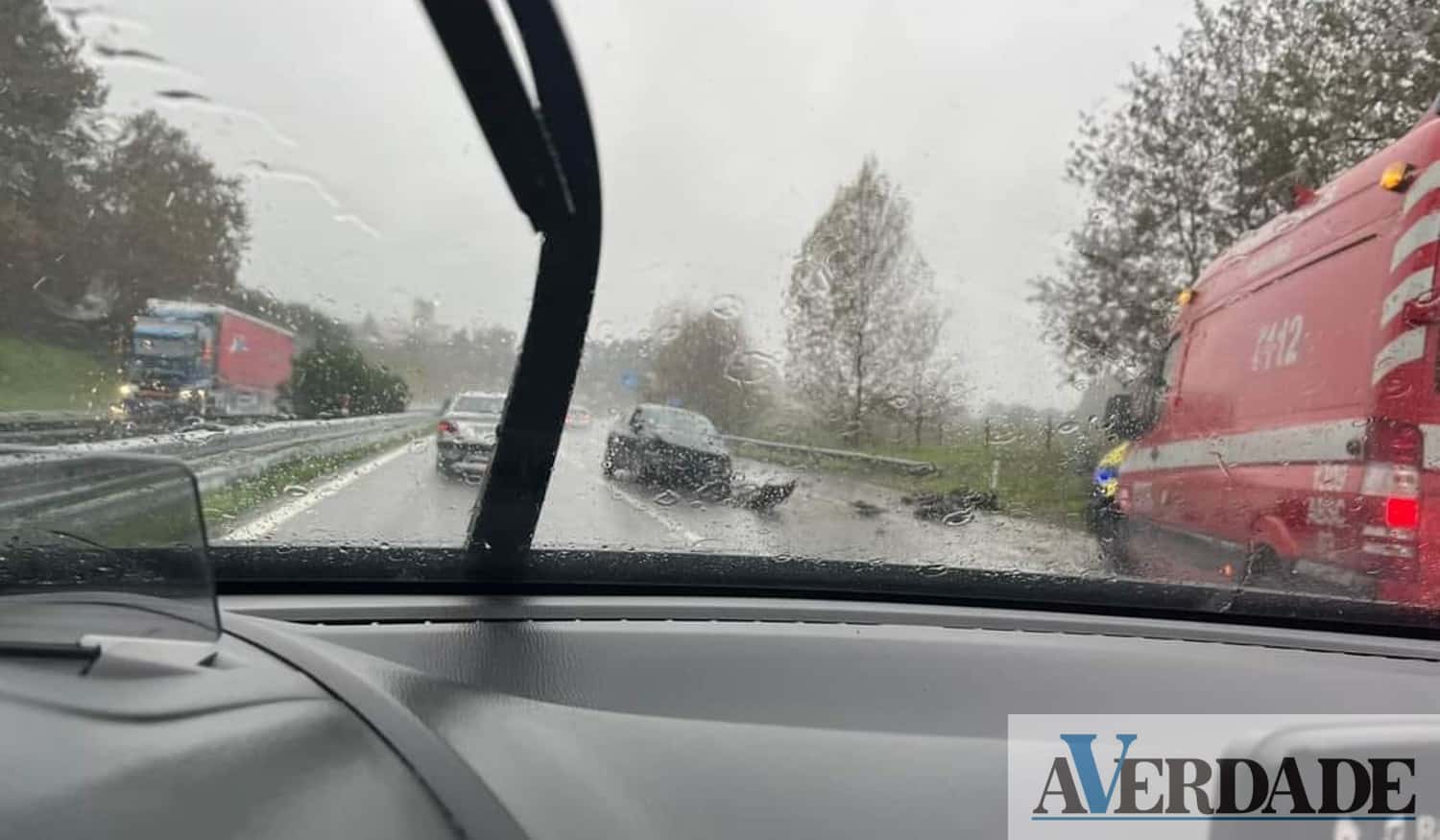 Despiste provoca dois feridos na A4