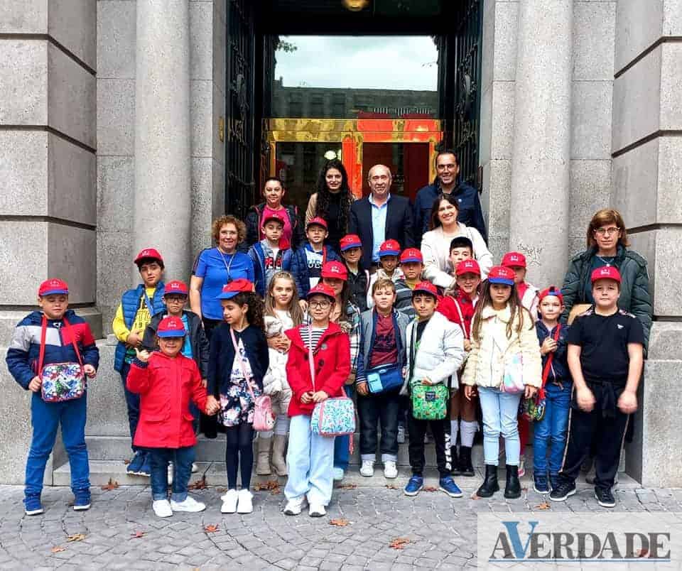 Marco: Junta de Freguesia de Soalhães levou alunos ao Banco de Portugal