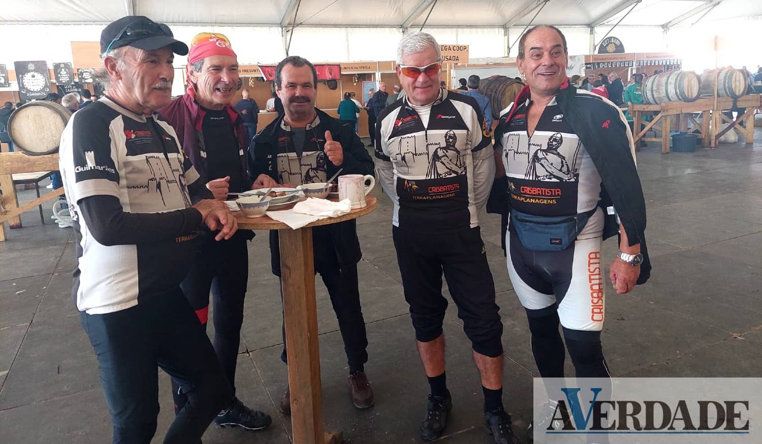 Grupo de amigos pedala todos os anos de Guimarães a Penafiel para visitar o S. Martinho
