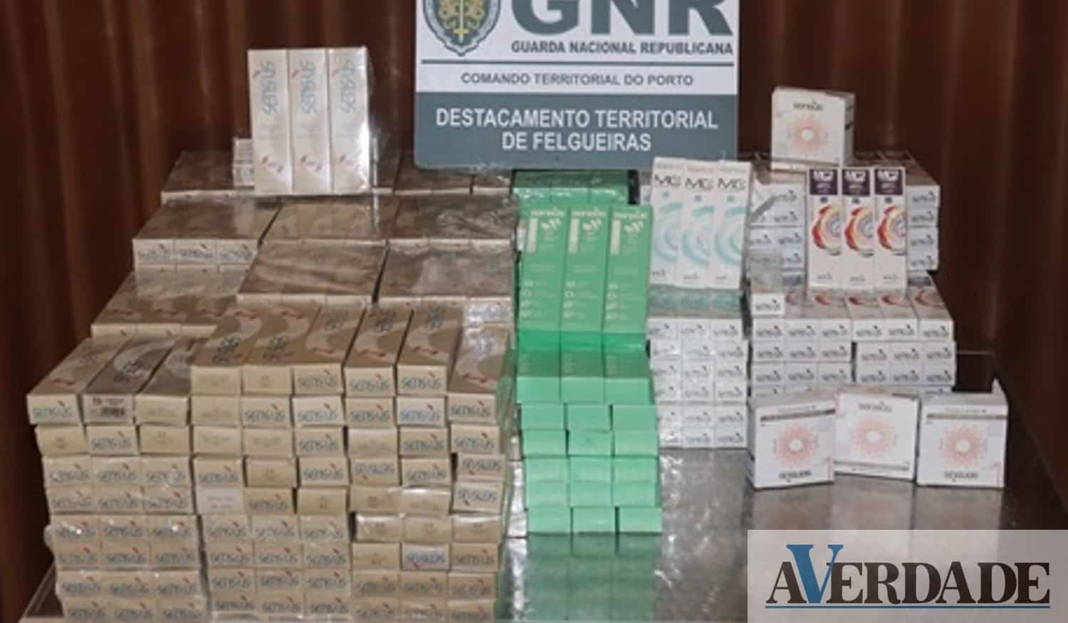 Homem de 34 arguido por furto de artigos de cosmética em armazém de Paços de Ferreira