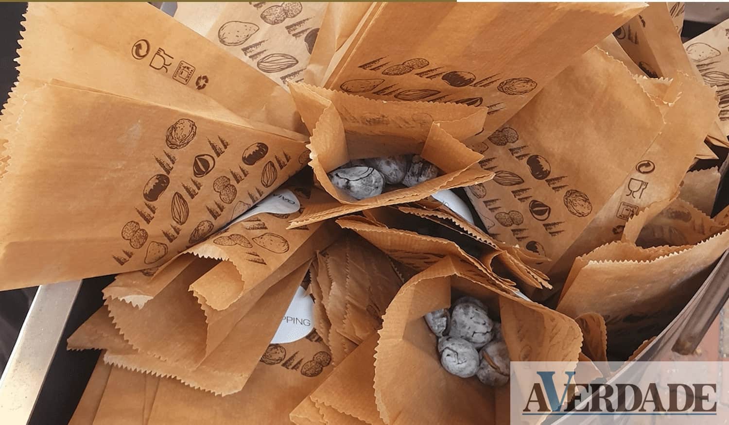 Este sábado há castanhas assadas grátis em Vila Nova de Gaia
