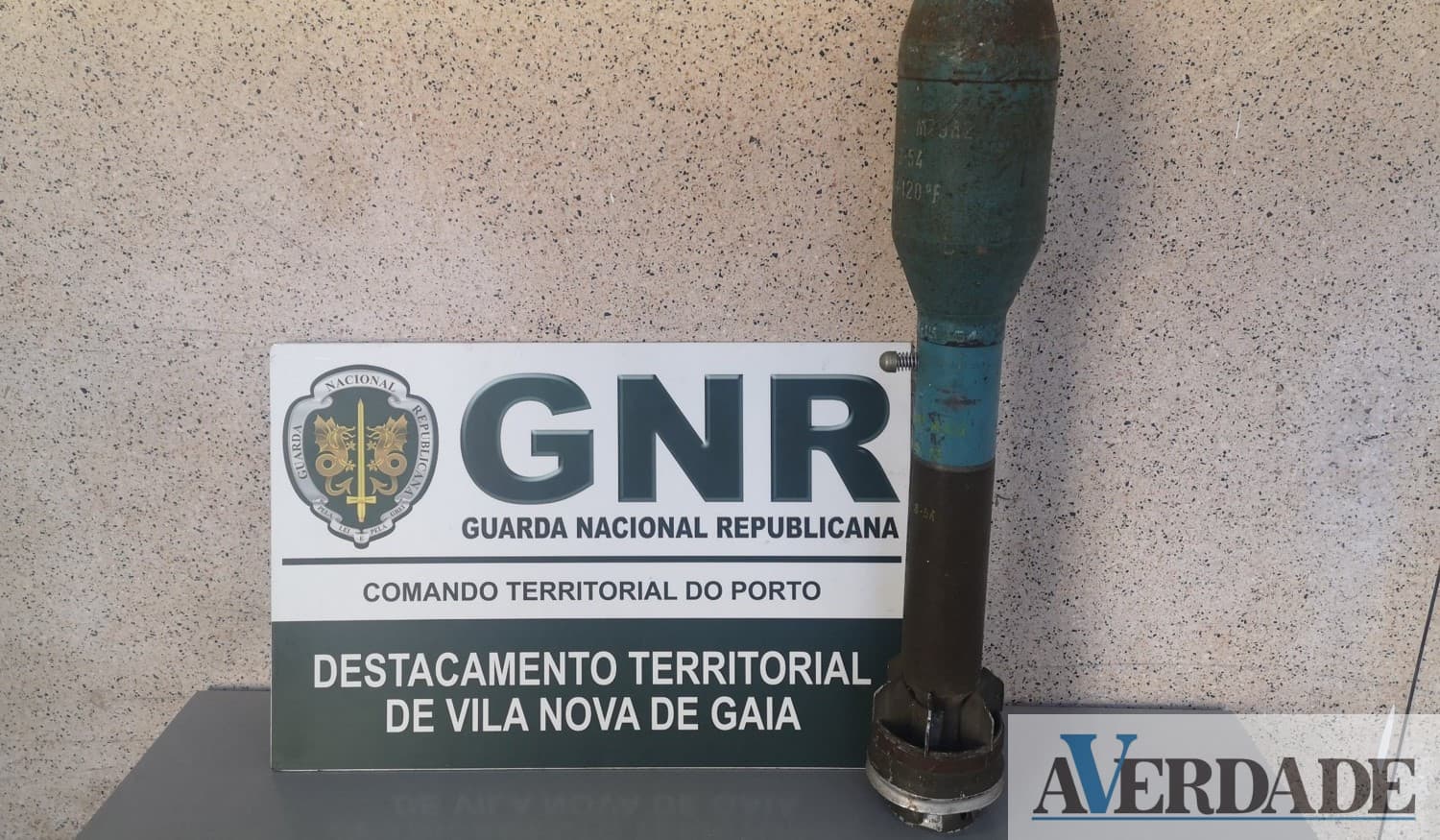 Mulher de 49 anos arguida por posse de arma proibida em Vila Nova de Gaia