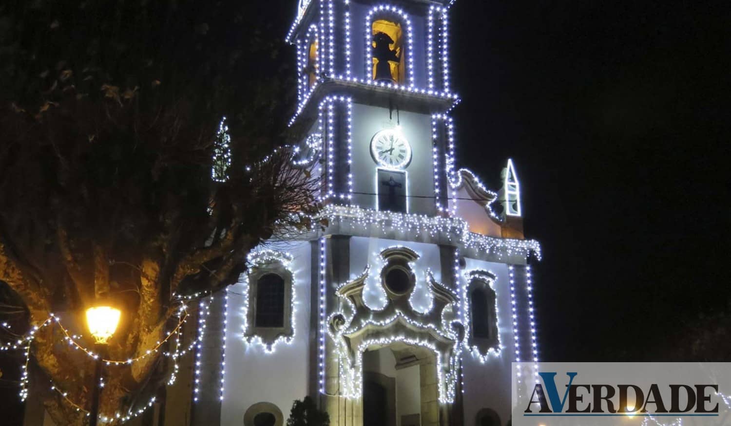 Município de Cinfães reduz horário de iluminação de Natal